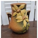 Roseville pottery vase - tiny flake on handle