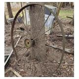 Metal wagon wheel
