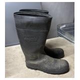 Steel toe mud boots size 9