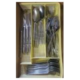Set stainless steel flatware