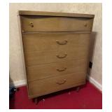 Bassett 5 drawer dresser 32x18x43
