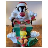 Cookie jar Sylvester the cat in Tweety Bird.