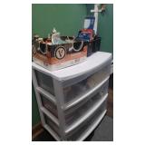 2 am boxes & 3dr plastic bin full of