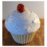 Cookie jar Duranne of California cupcake