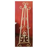 Metal easel