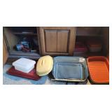 Kitchenware - Pyrex, Tupperware, etc ... Contents