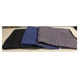 3 packing blankets