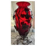 Red Murano(?) art glass vase w/ iron frame