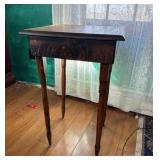 Endstand with turned legs 18x29