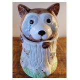 Cookie jar raccoon In tree