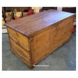 Early immigrant chest - dovetailed - Aprx