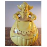 Cookie Jar - Red wing Dutch girl yellow