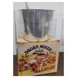 Dough mixer - looks new / old