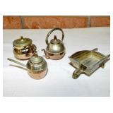 Miniature copper/brass (?) kettle, pots and
