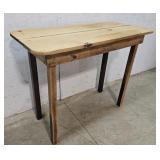 Early pine table 40"19"31"