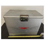 Vintage aluminum cooler ï¿½ clean
