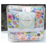 NEW Dena Home comforter set. Twin set in pretty