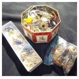 Large lot of vintage 60