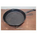 10ï¿½" Cast iron Wagner frying pan