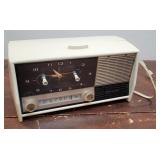 Deco black & white GE AM FM clock radio