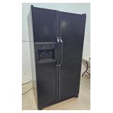 Amana side by side refrigerator works 36"27"68" **