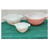 3 pyrex nesting bowls