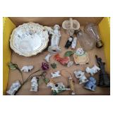 Box small Japan figurines, old lightbulbs, etc
