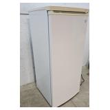 Kenmore upright freezer 22"23"50" - Works!!!