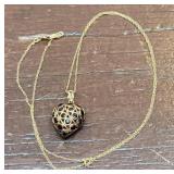 Gorgeous 14k gold necklace / reversible heart