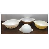 Vintage Pyrex nesting bowls- Early American, Town