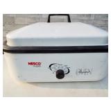Nesco 18 qt Roaster Oven. Good condition, needs a
