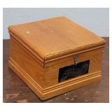 Glen NY - Small Mozart Victorian collar box