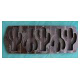 LODGE Cast Iron Saguaro Cactus Muffin Pan