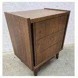 Mcm basset 2 drawer night stand 21"14"24"
