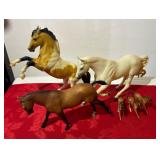 6 Breyer horses. Includes 3 stablemates