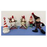 Sweet little vintage Santaï¿½s coming out of