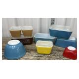 Pyrex refrigerator dishes and small bowl *some