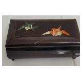 Lacquered jewelry / musicbox - working - small