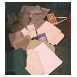 Box dining room table linens - CLEAN!!