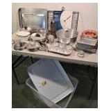 Kitchenware tub with lid