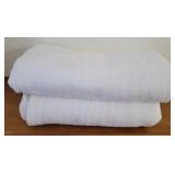 2 twin White blankets
