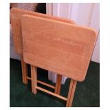 2 snack tray tables