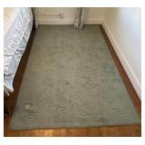 5x8 area rug - Very clean house