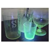 Glow glass - 4 glasses - The stem has a small