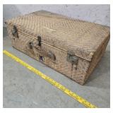 Wicker trunk