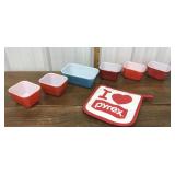 Pyrex small dishes, blue & red, pot holder