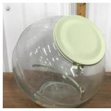 Glass container w/ metal lid