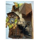 Misc lot, birdhouse, metal basket, crow, part of