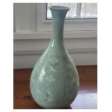 pretty Korean Celadon Glaze vase - cranes
