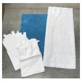 2 Bath Mats, 2 Curtain Panels